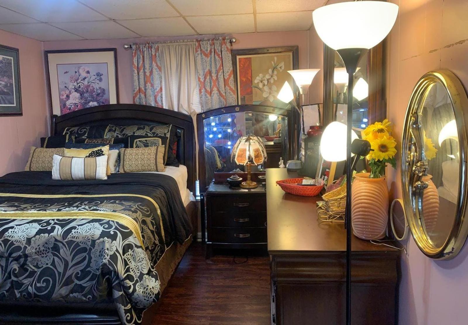 Ambassador Luxury Room Jamestown Buitenkant foto